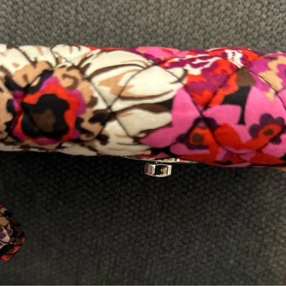 Vera Bradley Rosewood Wristlet Wallet Turnlock Fits iPhone 16 Pro New With Tags! - Picture 7 of 10